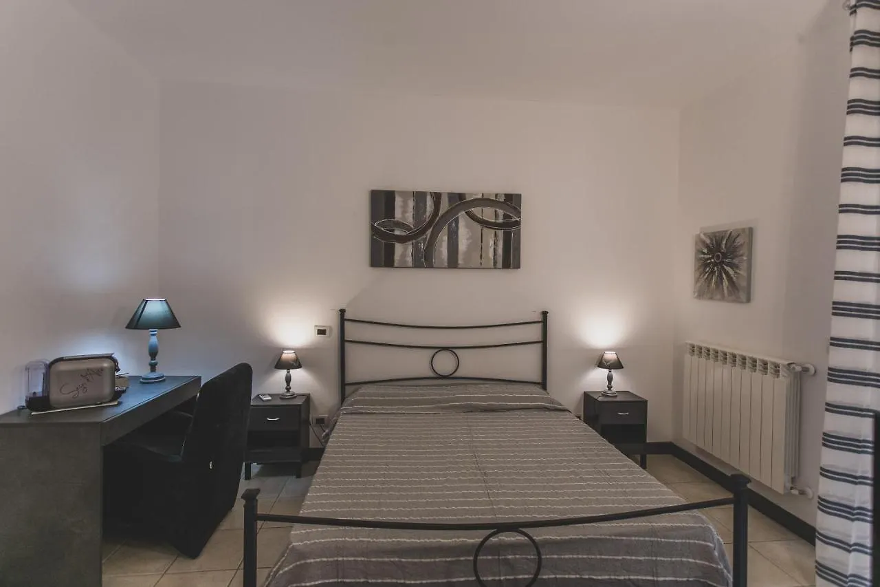 Colors! Rooms Porto Santo Stefano  Italien